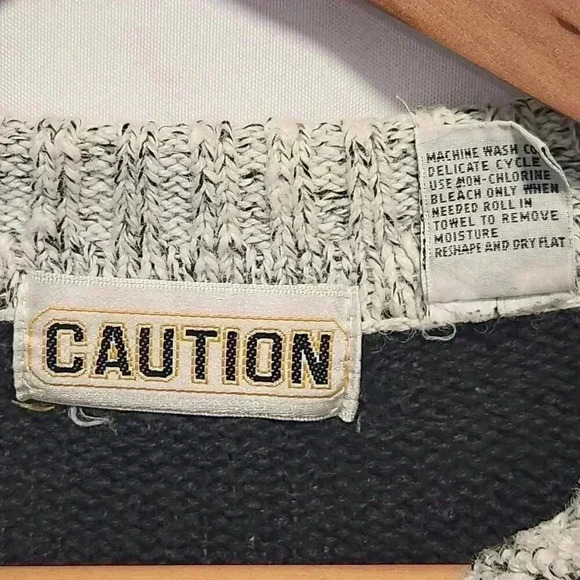 VTG Pullover Sweater Men's LG 1/4 Button-Up Collar Long Sleeve Striped Hong Kong - Picture 4 of 8